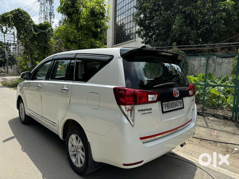 Toyota Innova Crysta 2.4 V 8 Str, 2017, Diesel
