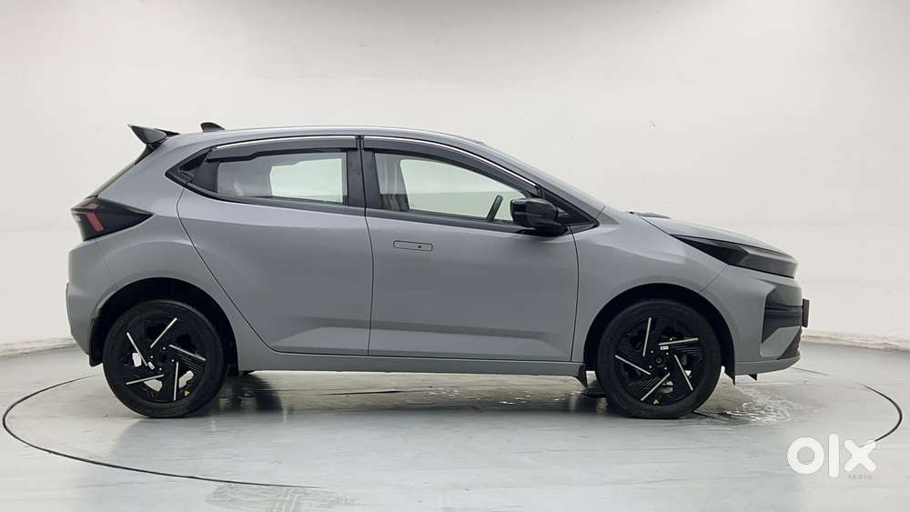 Tata Altroz Xe Petrol, 2025, Petrol