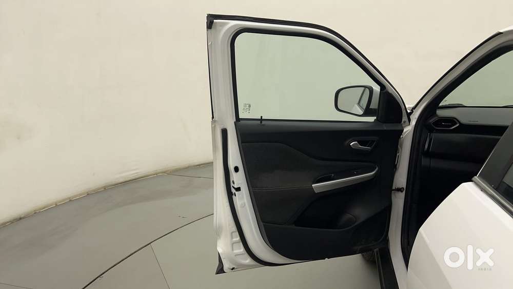 Nissan Magnite 1.0 Xv Premium Turbo Cvt, 2021, Petrol