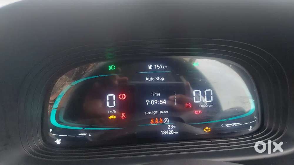 Hyundai Venue 2023 Petrol 18400 Km Driven