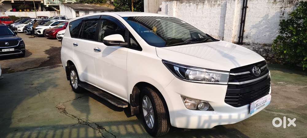 Toyota Innova Crysta 2.4 G Mt, 2017, Diesel