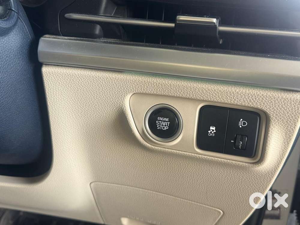 Kia Carens Luxury (o)1.5 Diesel At 7 Str, 2022, Diesel