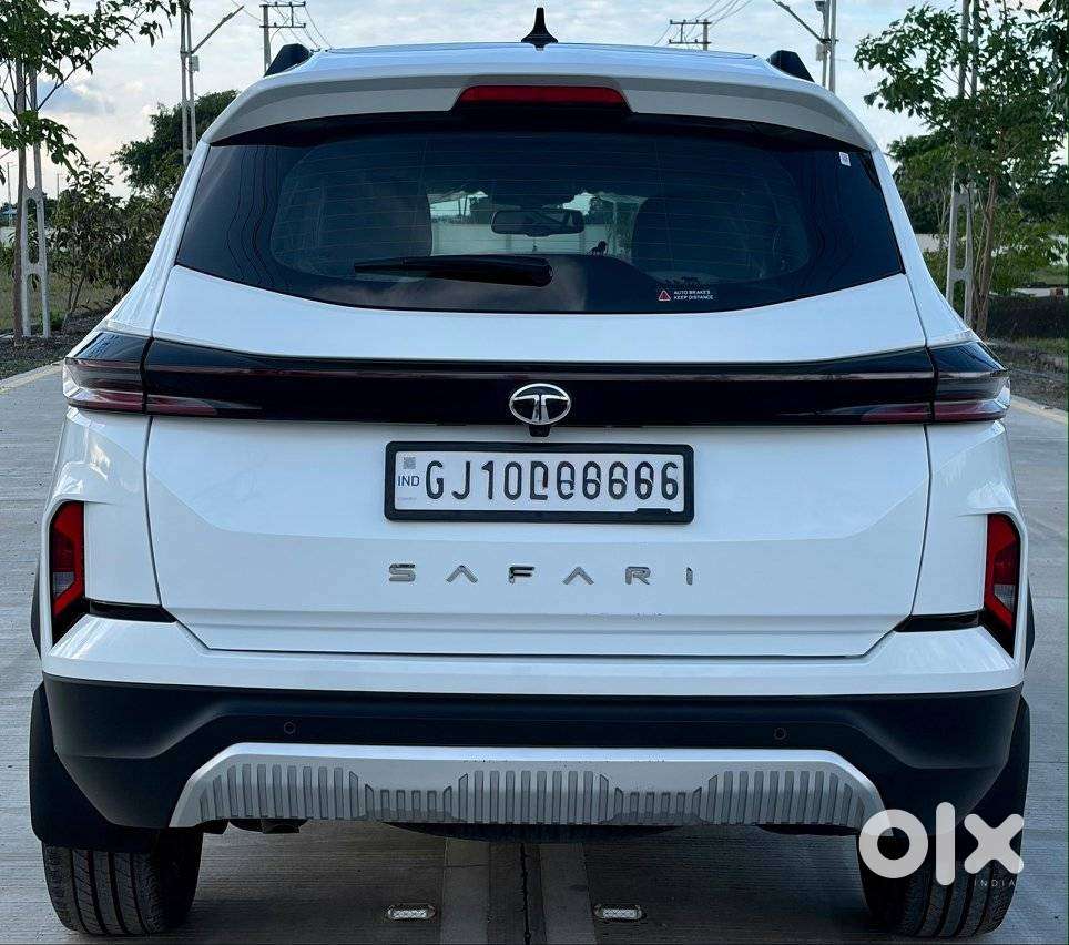 Tata Safari Accomplished Dual Tone At, 2025, Diesel