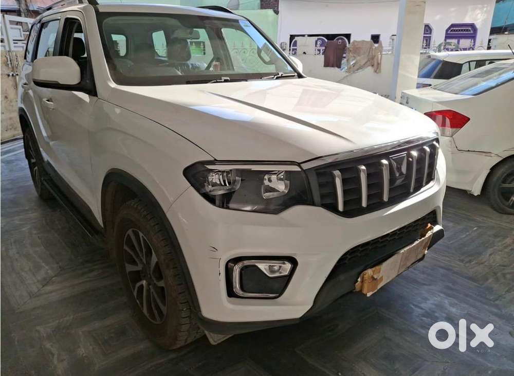 Mahindra Scorpio-n 2.0 Z4 Petrol At 7 Str, 2025, Petrol