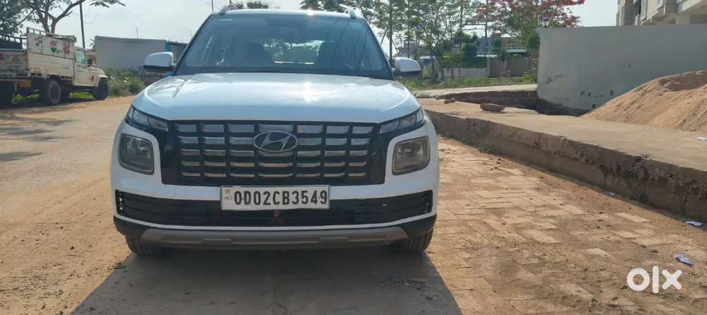 Hyundai Venue 2022 Petrol 41580 Km Driven