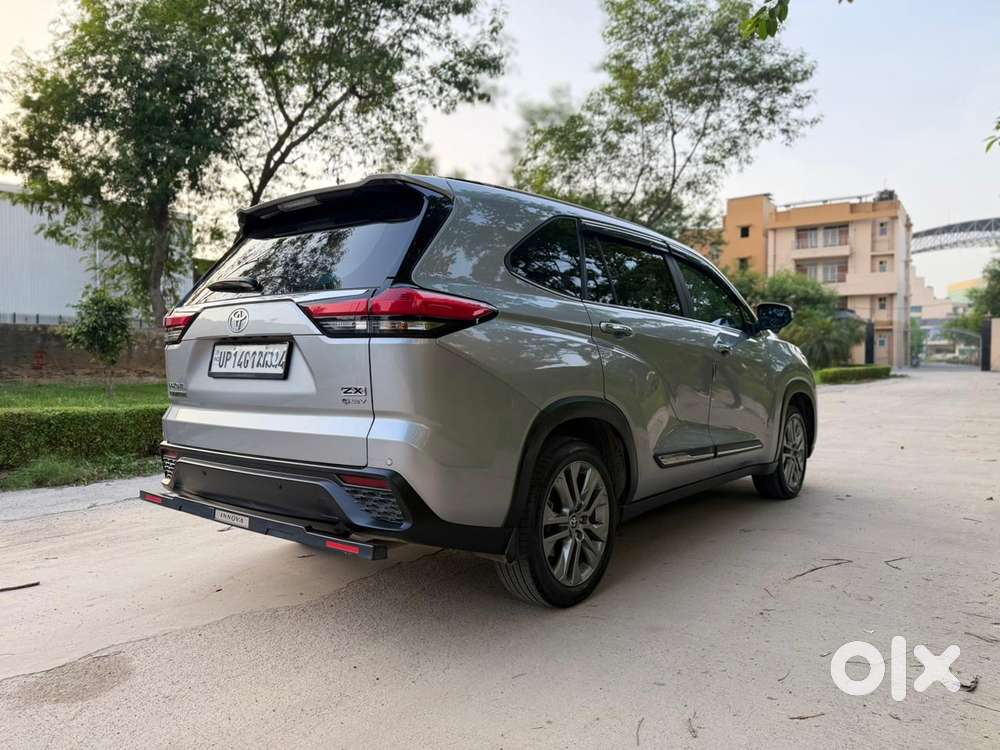 Toyota Innova Hycross 2.0 Zx (o) Hybrid 7 Str, 2025, Petrol