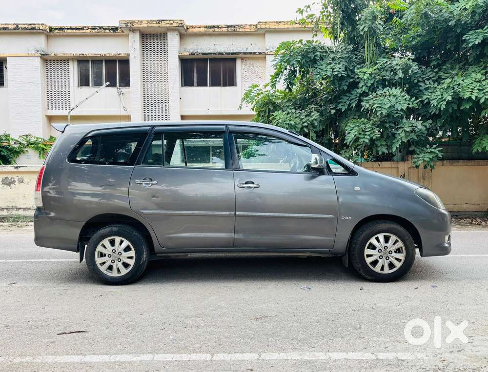 Toyota Innova 2.5 V 7 Str, 2009, Diesel