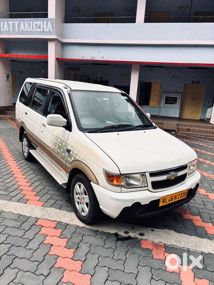 Chevrolet Tavera 2013 Diesel Well Maintained