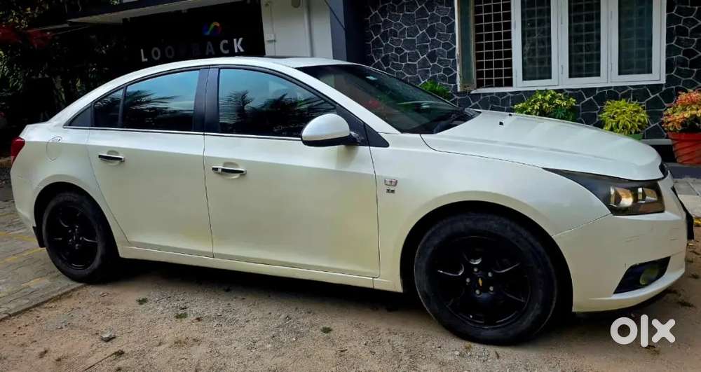 Chevrolet Cruze 2012 Diesel – Manual  ₹3,00,000