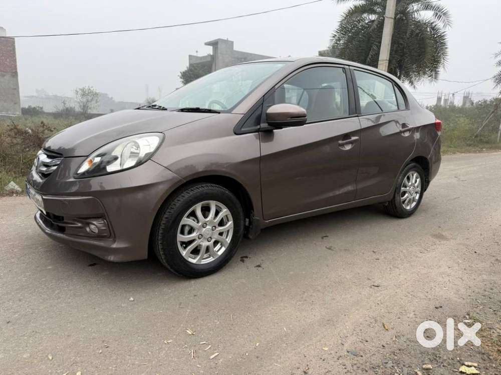 Honda Amaze, 2015