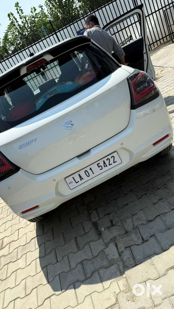 Maruti Suzuki Swift Petrol Manual 2025