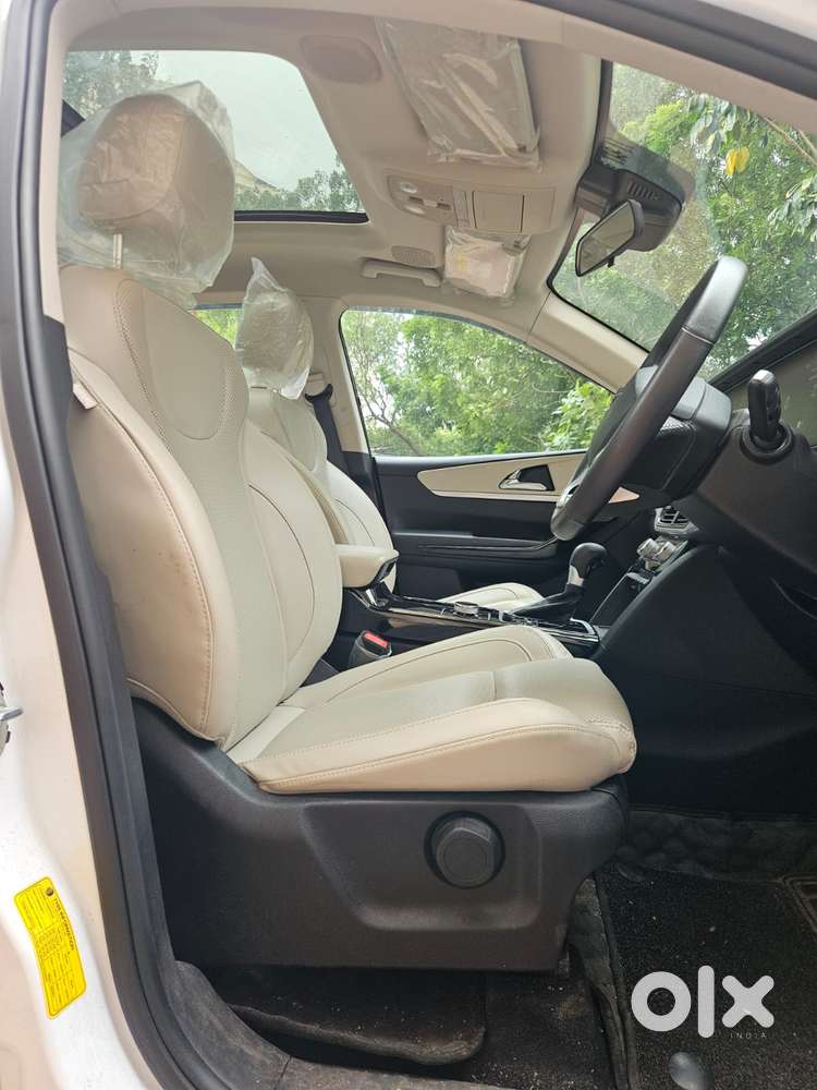 Mahindra Xuv700 2.2 Ax 7 Diesel At Luxury Pack Str, 2024, Diesel