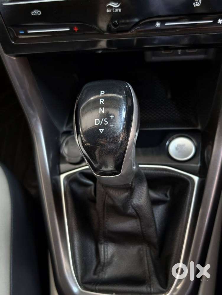 Volkswagen Taigun 1.0 Tsi Topline At, 2023, Petrol