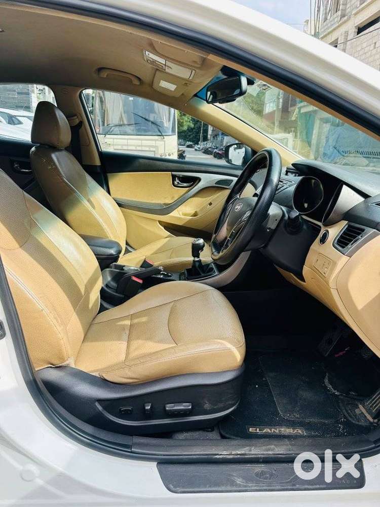 Hyundai Elantra 1.8 Sx Mt, 2014, Petrol