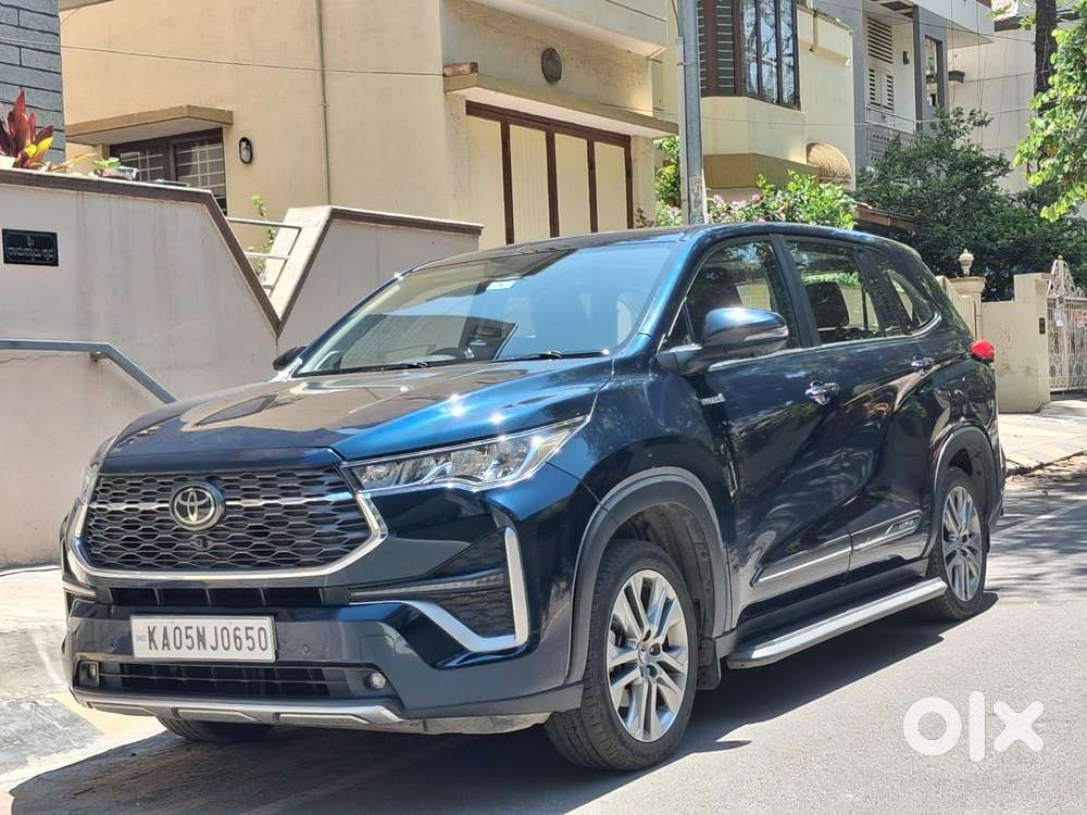 Toyota Innova Hycross 2.0 Zx (o) Hybrid 7 Str, 2023, Petrol