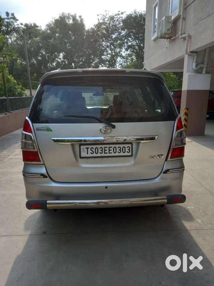 2013 Innova 2.5 V Diesel