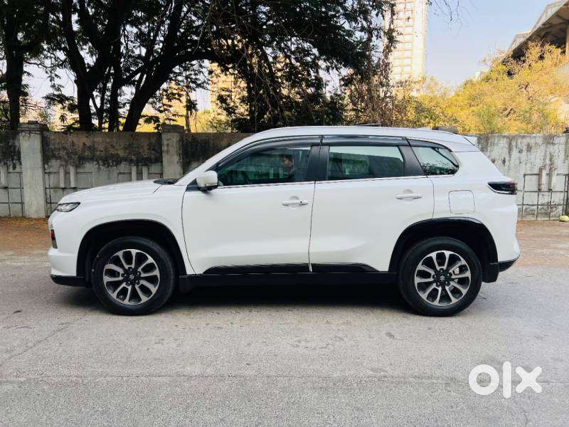 Maruti Suzuki Grand Vitara 1.5 Alpha Plus Intelligent Hybrid Ecvt, 2..