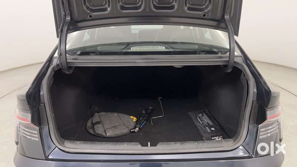 Hyundai Verna 1.5 Sx (o) Turbo Petrol Dct, 2023, Petrol