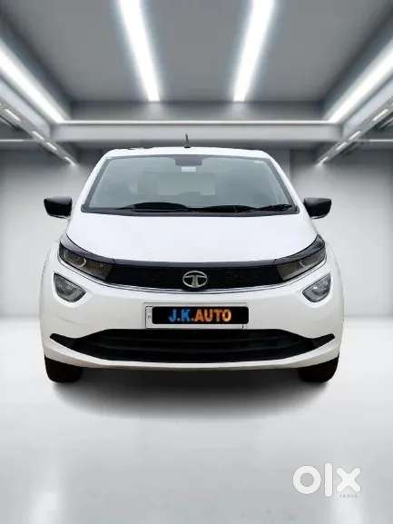 Tata Altroz Xz, 2020, Petrol