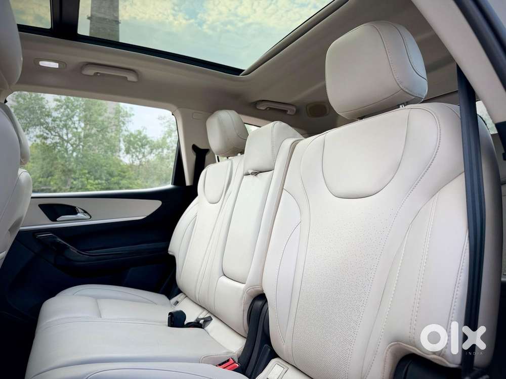 Mahindra Xuv700 2.0 Ax 7 Petrol At Luxury Pack Str, 2022, Petrol