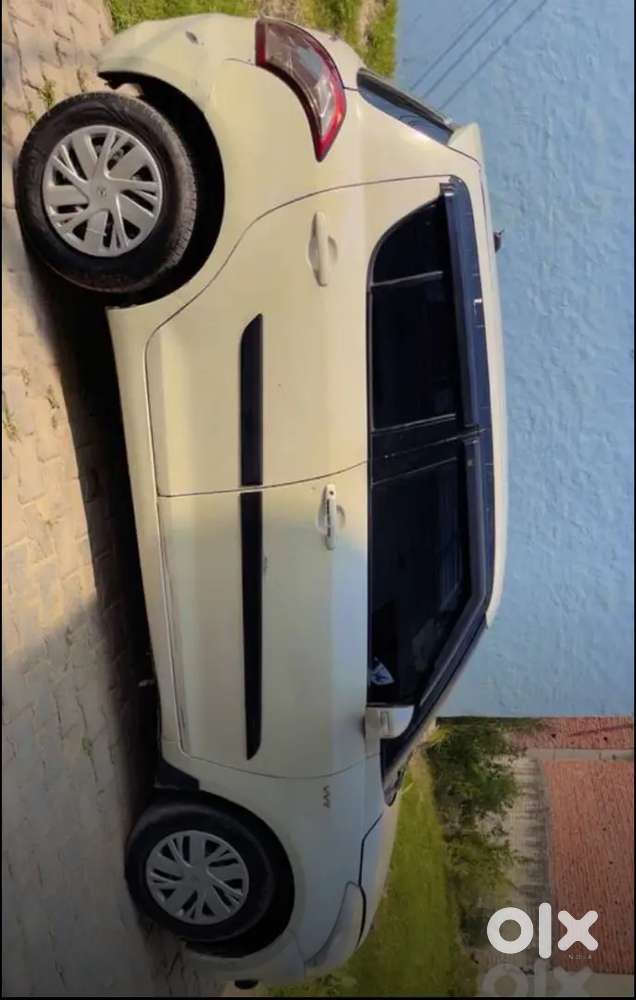 Maruti Suzuki Swift Petrol + Cng Company Fitted2nd 2011
