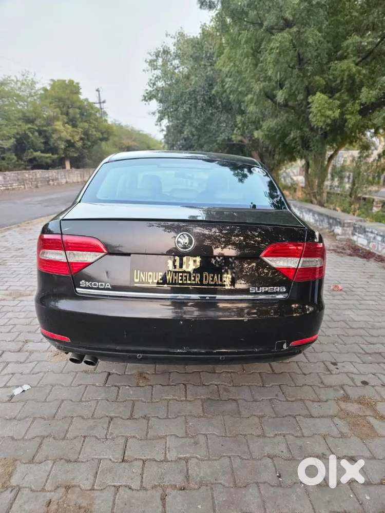 Skoda Superb 2014 Petrol Well Maintained Mh No