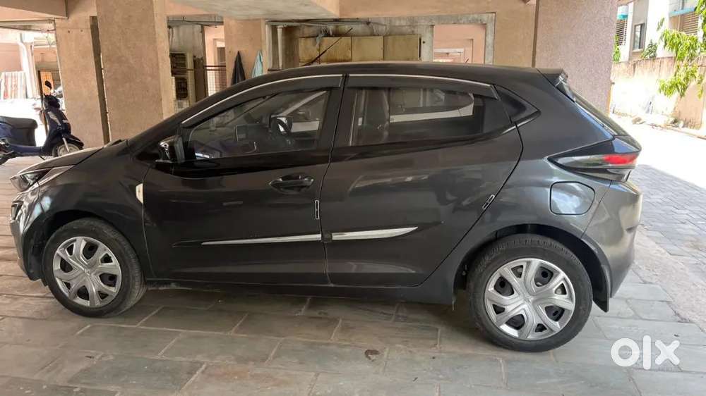 Tata Altroz 2021 Petrol Next To Showroom Condition