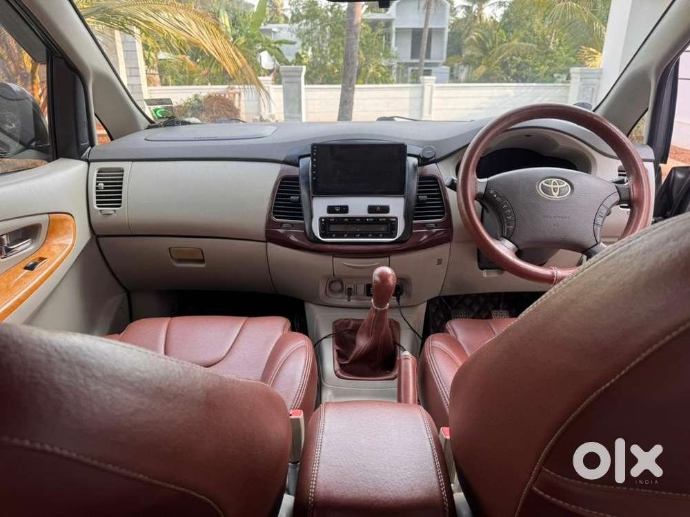 Toyota Innova 2010 Diesel Well Maintained