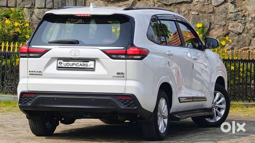 Toyota Innova Hycross 2.0 Vx (o) Hybrid 7 Str, 2024, Petrol