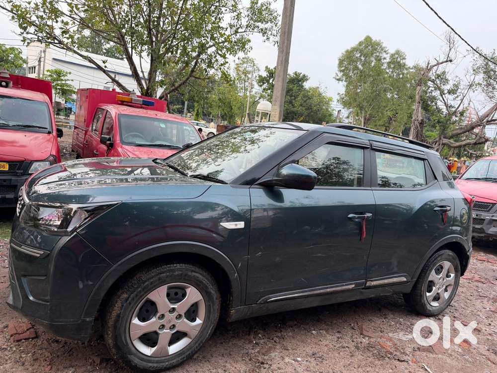 Mahindra Petrol Car 2022