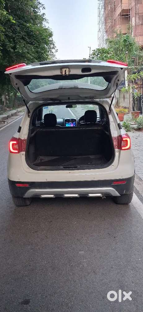 Brezza Lxi Optional 
October 2021
First Owner 

Dono Original Key Avl