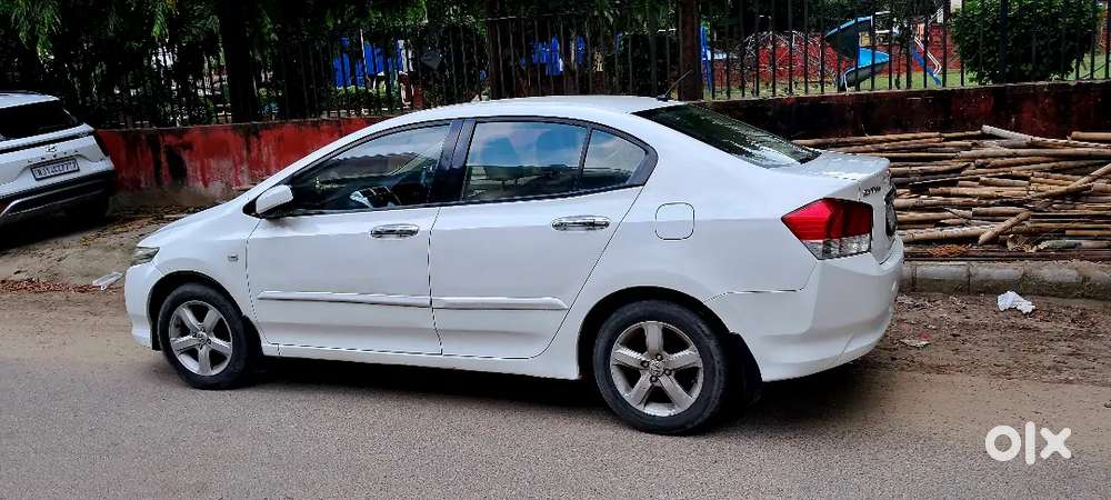 Well Maintained Car With Big Led Screen