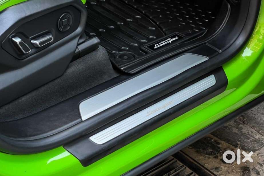 Lamborghini Urus, 2022, Petrol