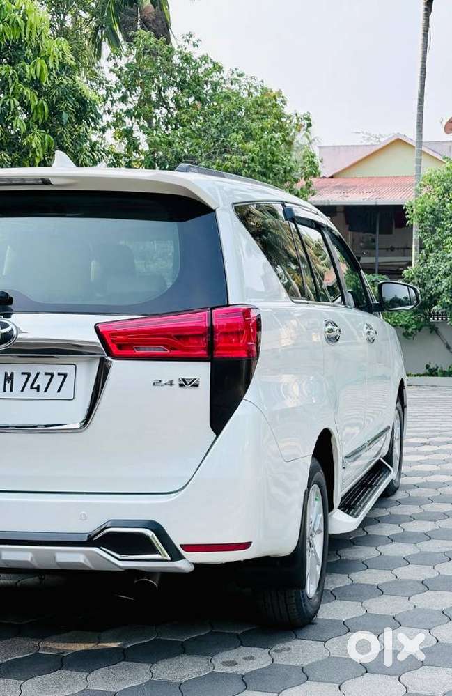 Toyota Innova Crysta 2.4 V 7 Str, 2017, Diesel