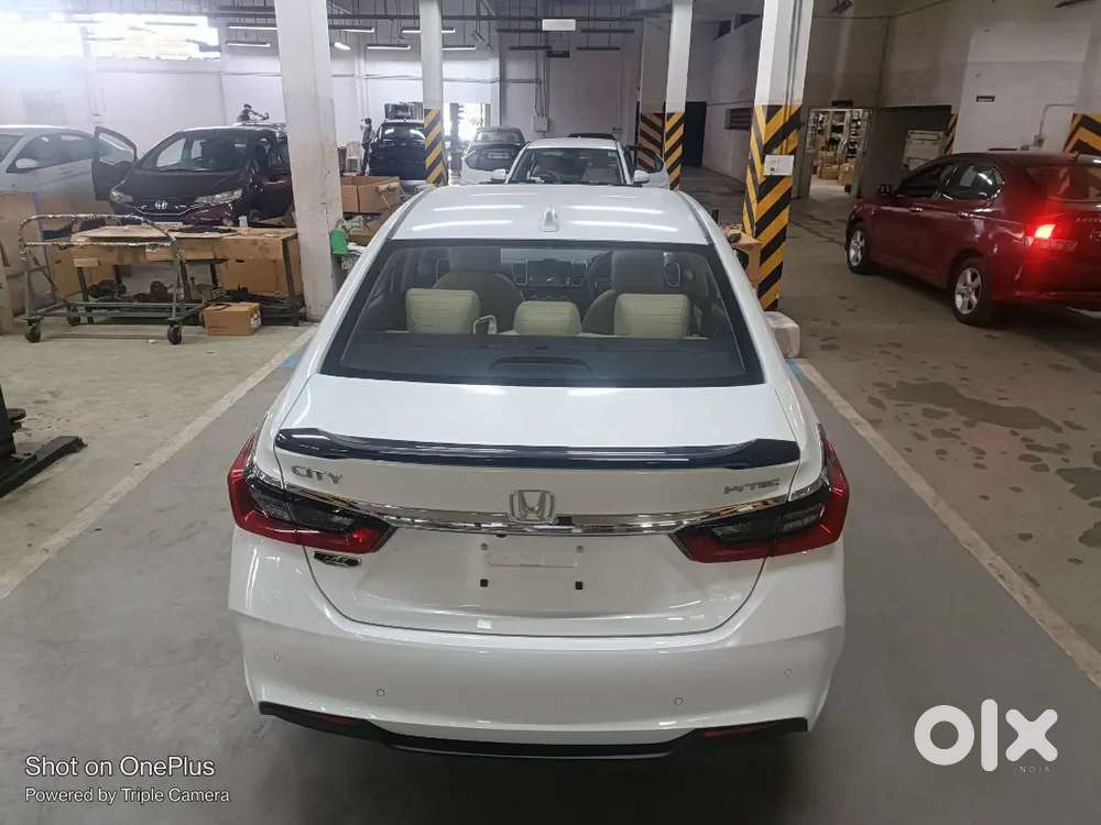 City Vx Cvt Apex Edition Brand New Just 2000 Km.
