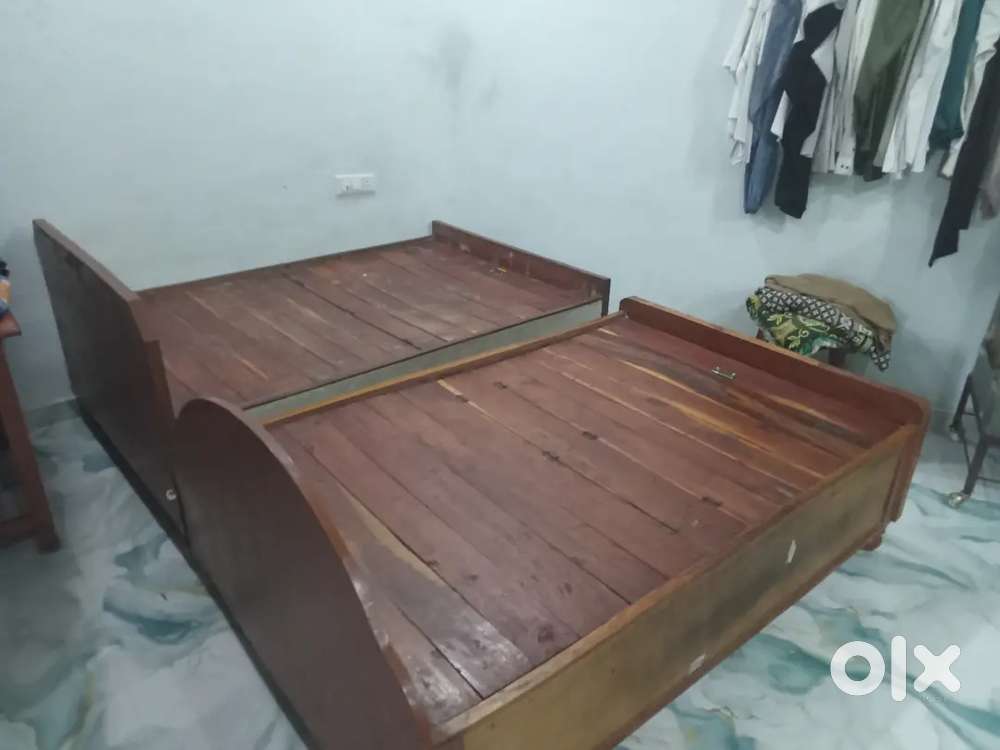 Two storage wooden bad