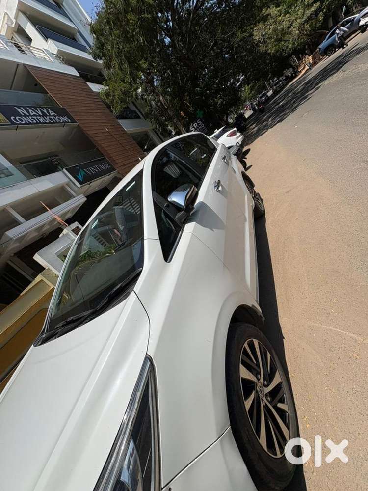 Toyota Innova Crysta 2022 Petrol 125000 Km Driven