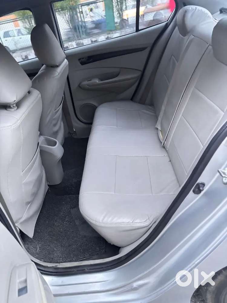 Cng & Petrol 
Music System On

Pawer Widow 
Pawer Steering
90%tayar