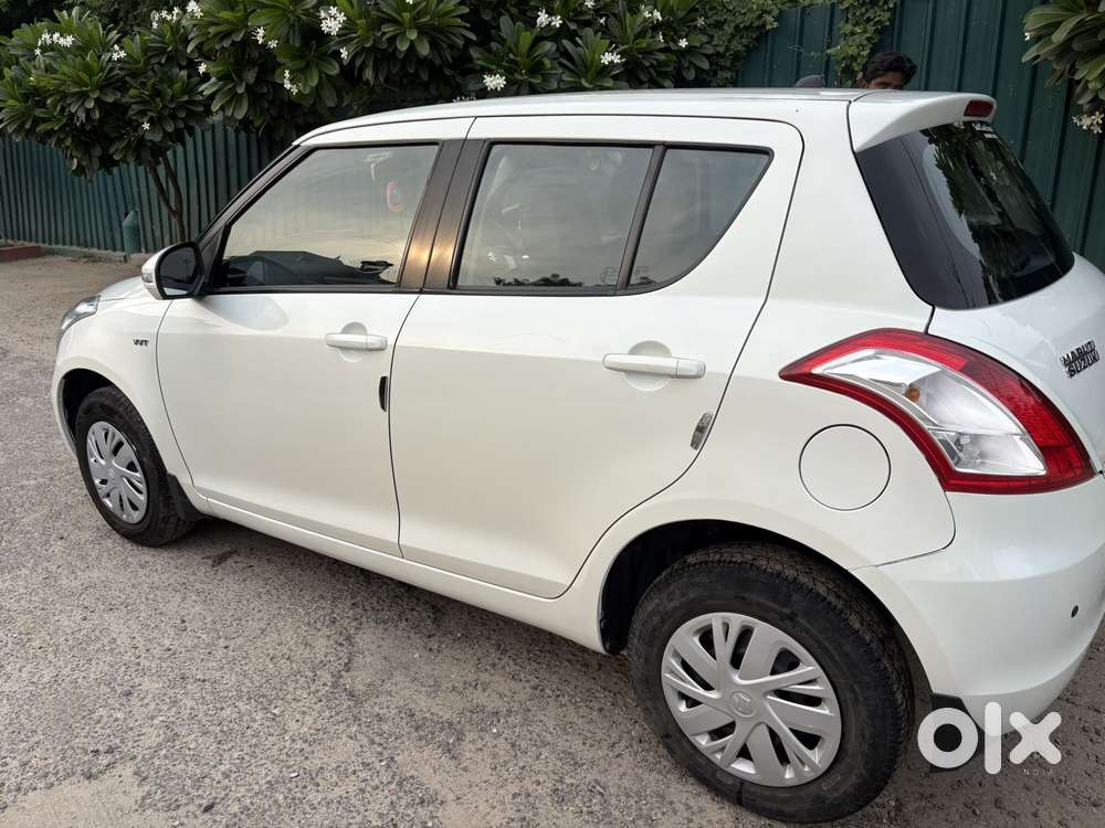 Maruti Suzuki Swift Vxi With Abs, 2015, Petrol