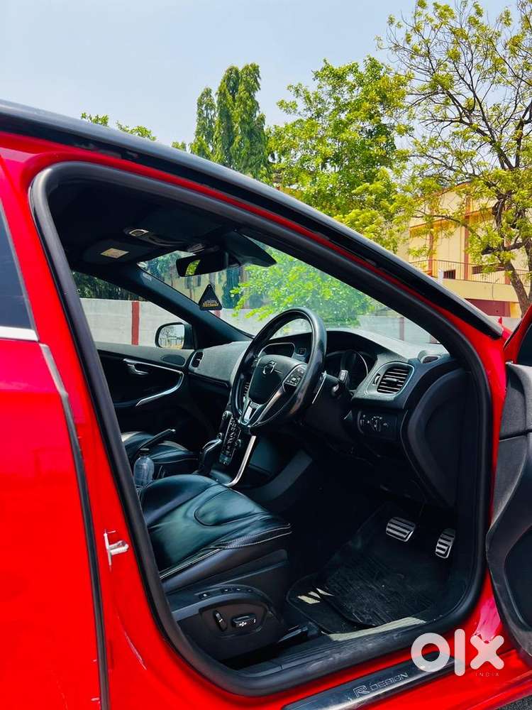 Volvo V40 2016 Diesel 105000 Km Driven