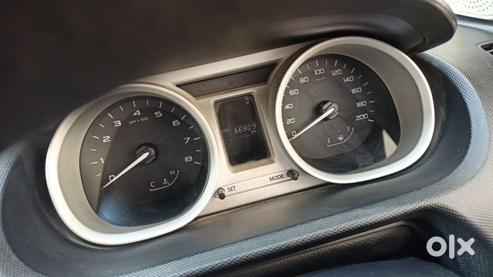 Tata Tiago, 2017, Petrol