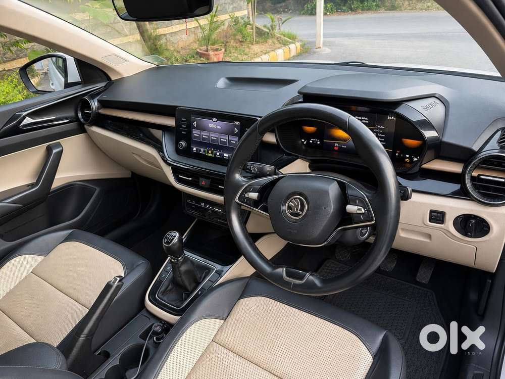Skoda Slavia Style 1.0l Tsi Mt, 2023, Petrol