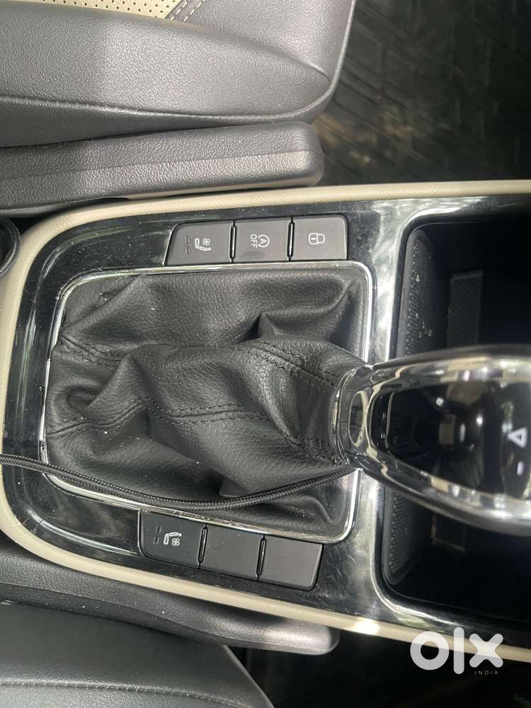 Skoda Slavia 1.0 Tsi Style At, 2023, Petrol