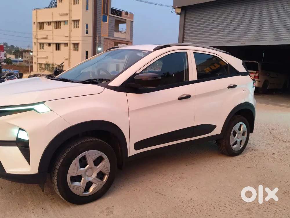 Tata Nexon 2025 Petrol 20500 Km Driven