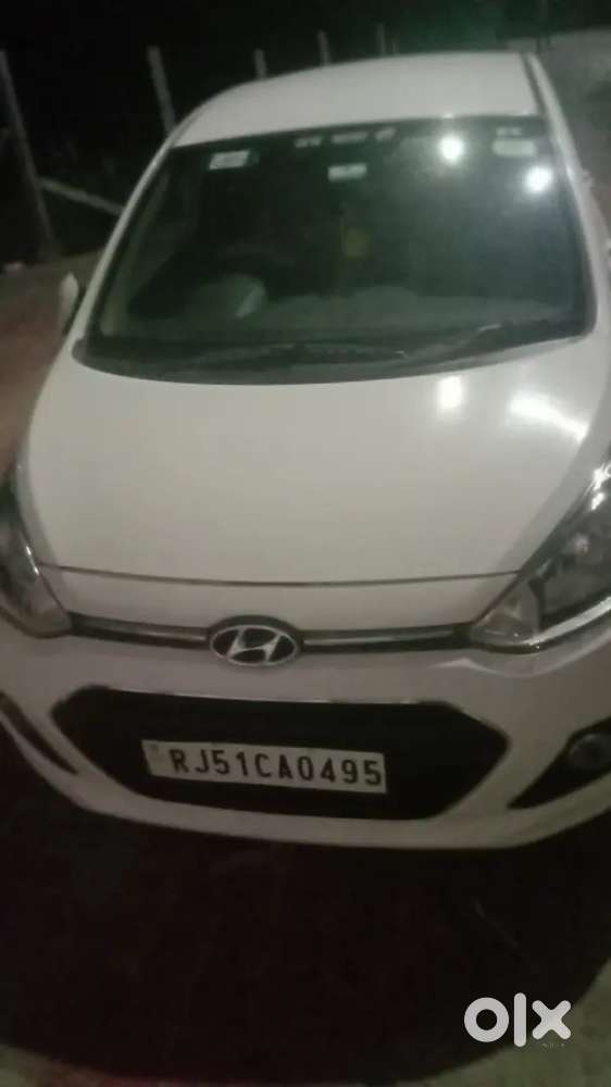 Hyundai Xcent Petrol 2015