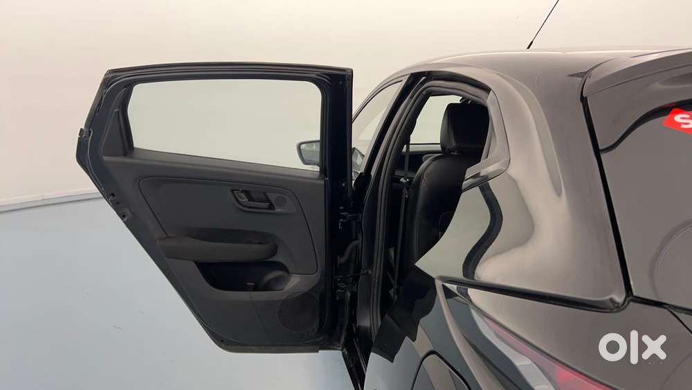 Tata Altroz 1.2 Xz Plus Dark Edition, 2023, Petrol