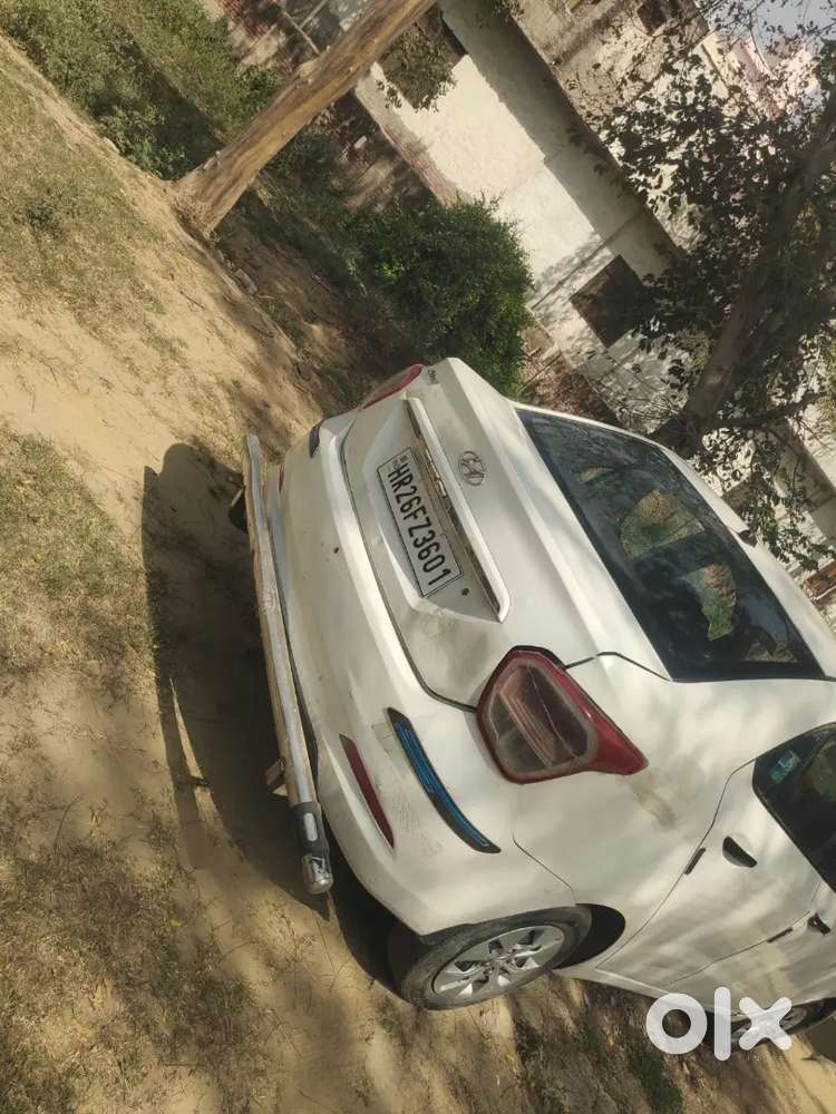 Hyundai Xcent Base 2016 Model