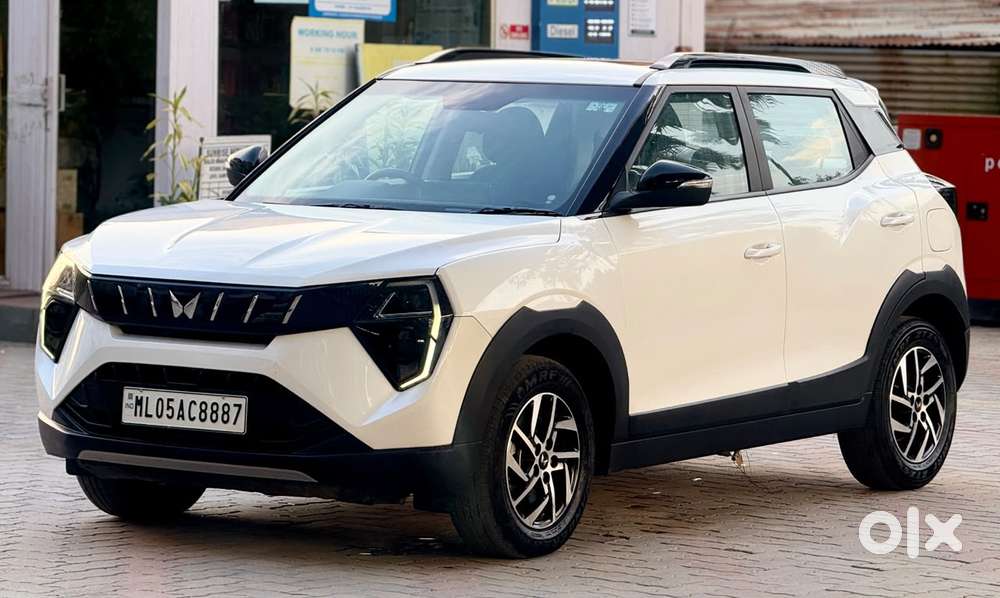 Mahindra Xuv 3xo Ax5 Pm Mt, 2024, Petrol