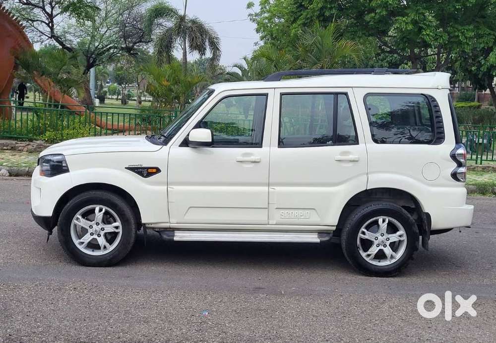 Mahindra Scorpio S4, 2016, Diesel