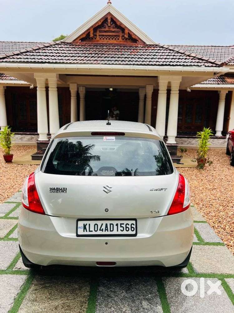 Maruti Suzuki Swift Vxi 1.2 Abs Bs-iv, 2012, Petrol